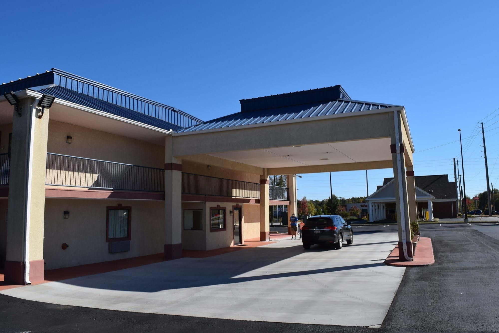 Hotel Royal & Douglasville